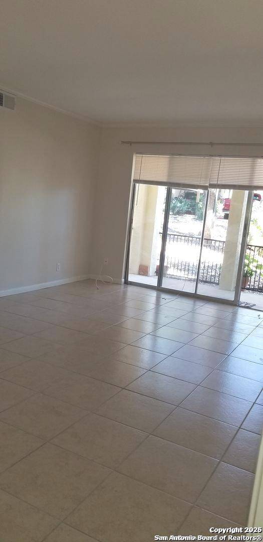 San Antonio, TX 78217-5409,8702 VILLAGE DR UNIT 204