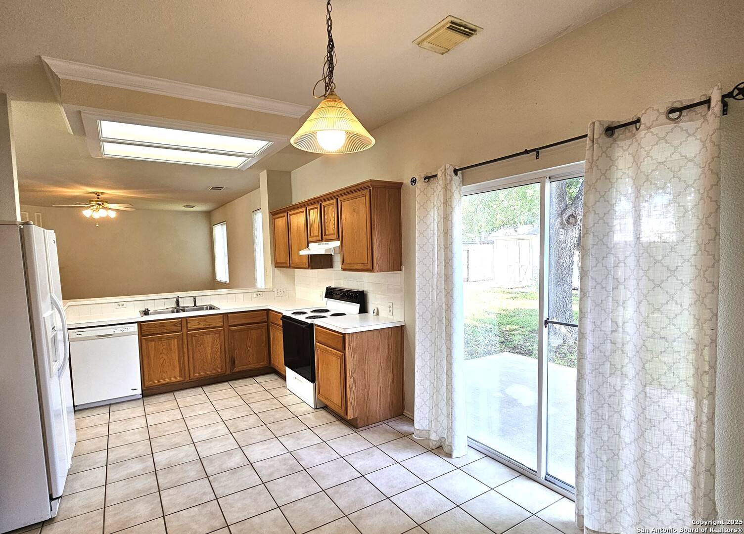 Cibolo, TX 78108,237 TAPWOOD LN