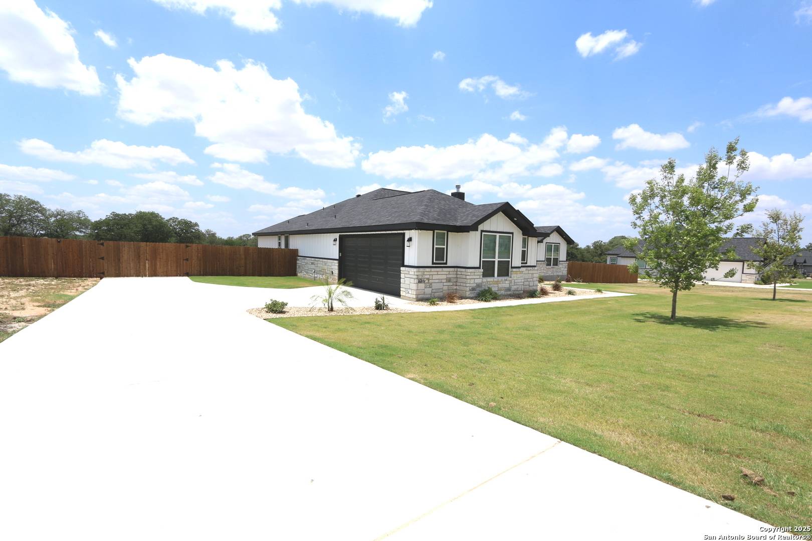 La Vernia, TX 78121,109 HONDO DRIVE