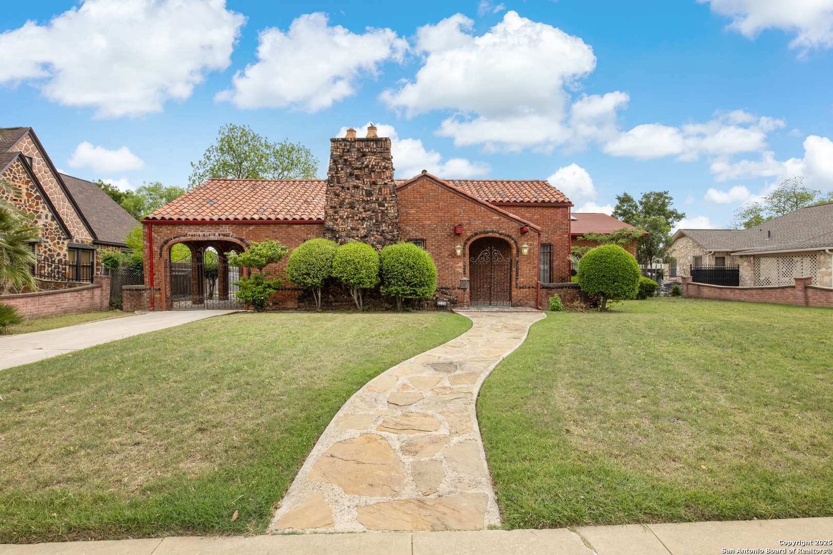 San Antonio, TX 78201,2150 Summit Avenue