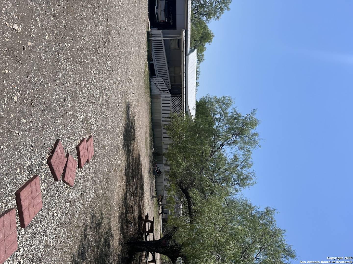 La Pryor, TX 78872,793 Fm 1986