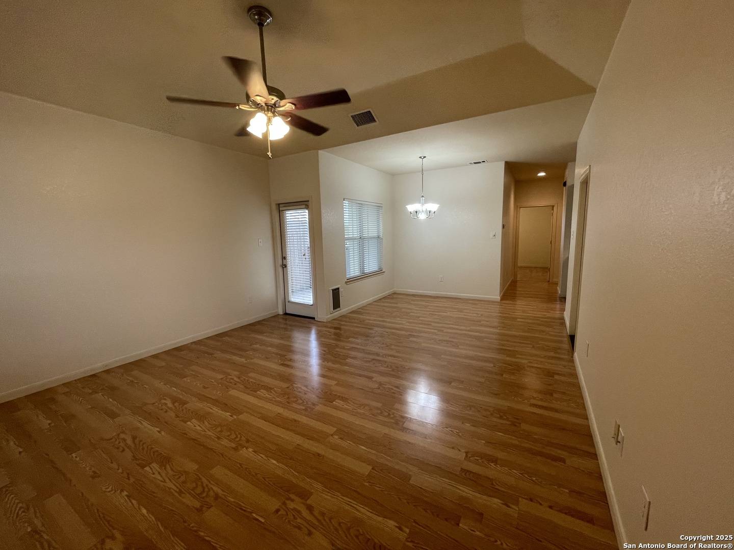 Comfort, TX 78013,104 West UNIT 104