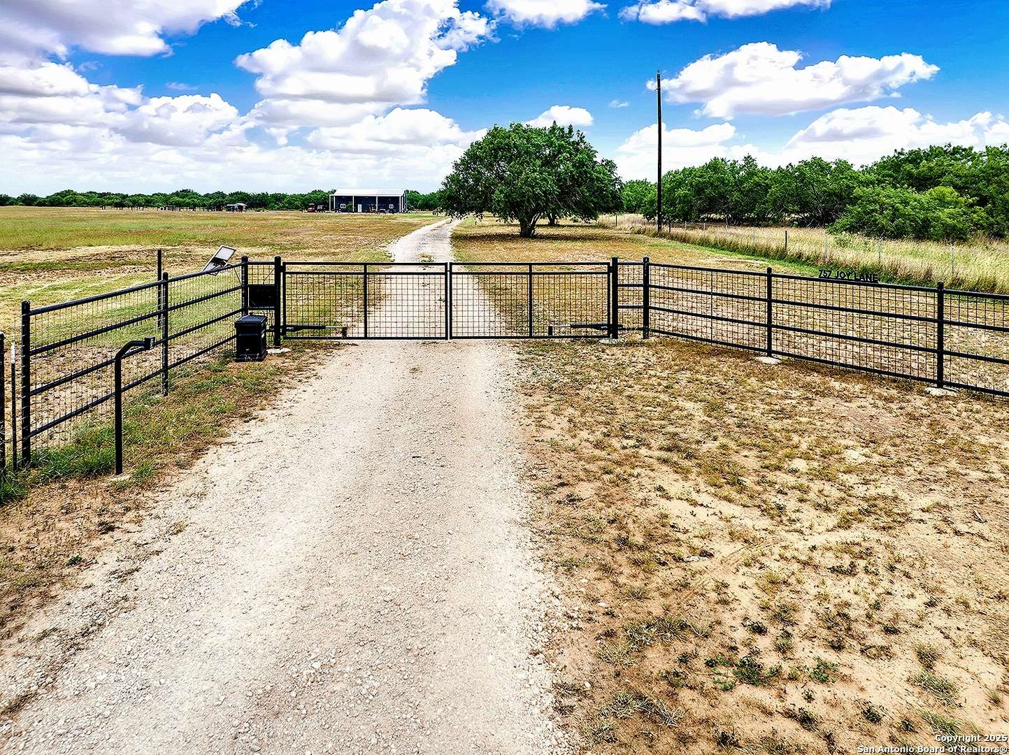 Floresville, TX 78114,757 Joy