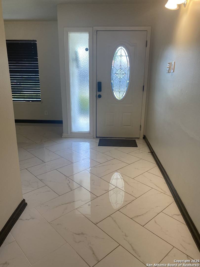 San Antonio, TX 78218,5142 VILLAGE CT