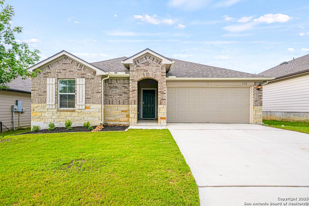 Seguin, TX 78155,712 monarch