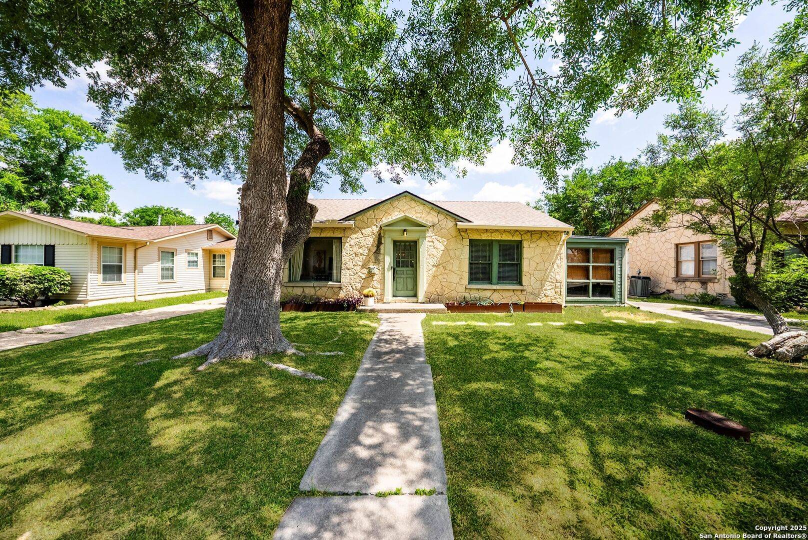 San Antonio, TX 78212,223 Mariposa Dr