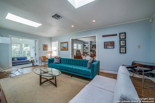 Terrell Hills, TX 78209-5939,442 GARRATY RD