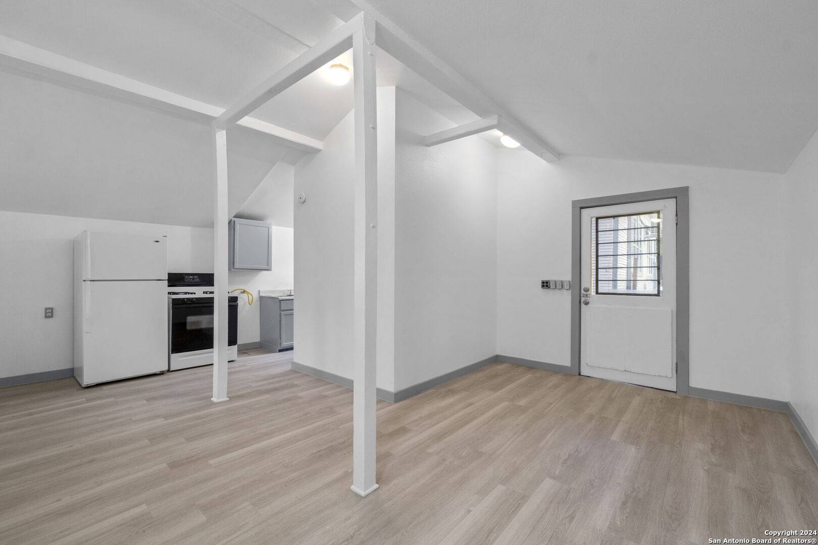 San Antonio, TX 78204-1752,302 CEVALLOS UNIT 3
