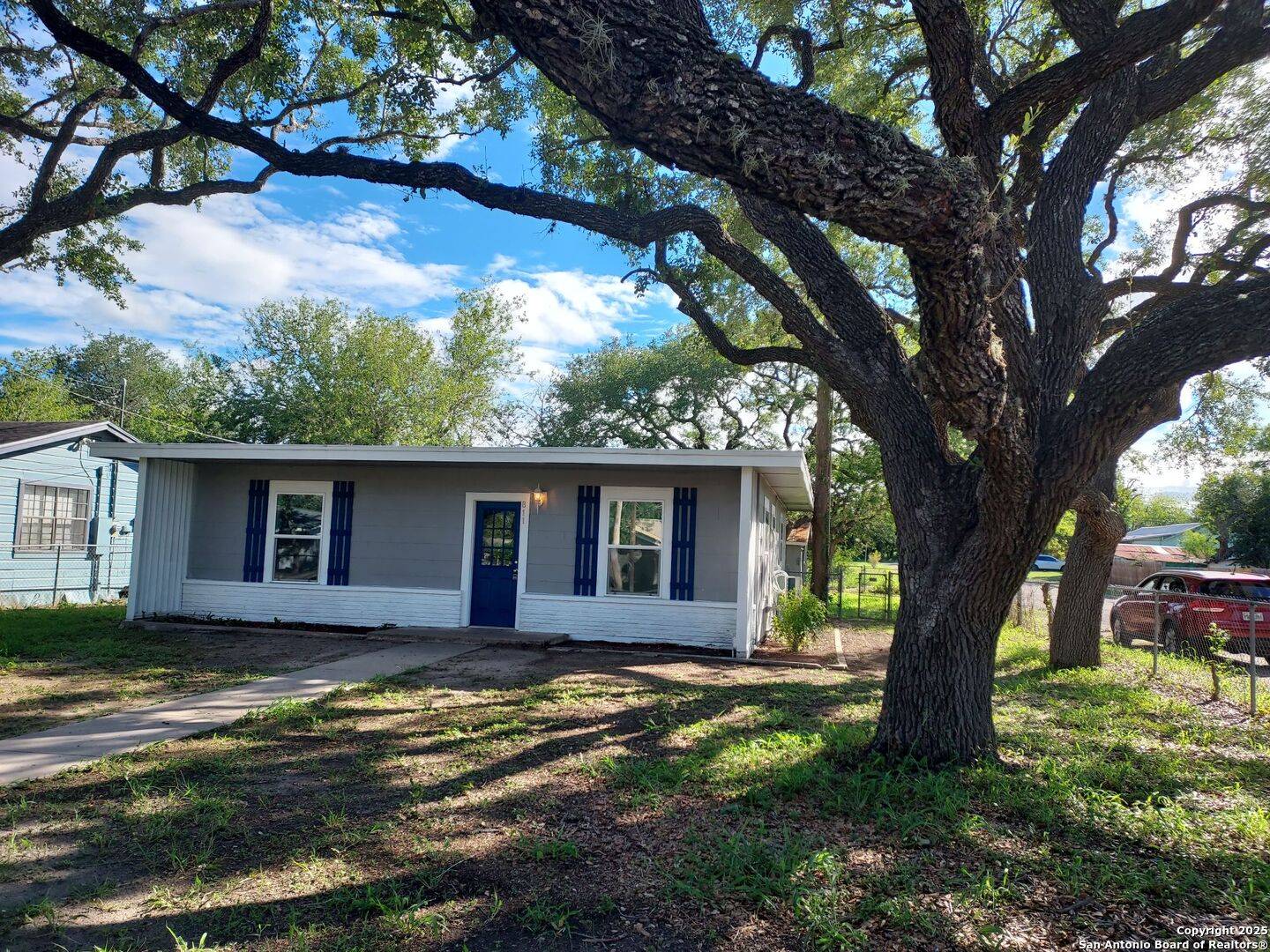 Beeville, TX 78102,811 N Archer