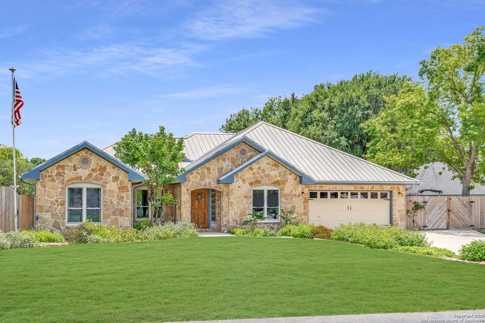 Seguin, TX 78155,121 Maderas
