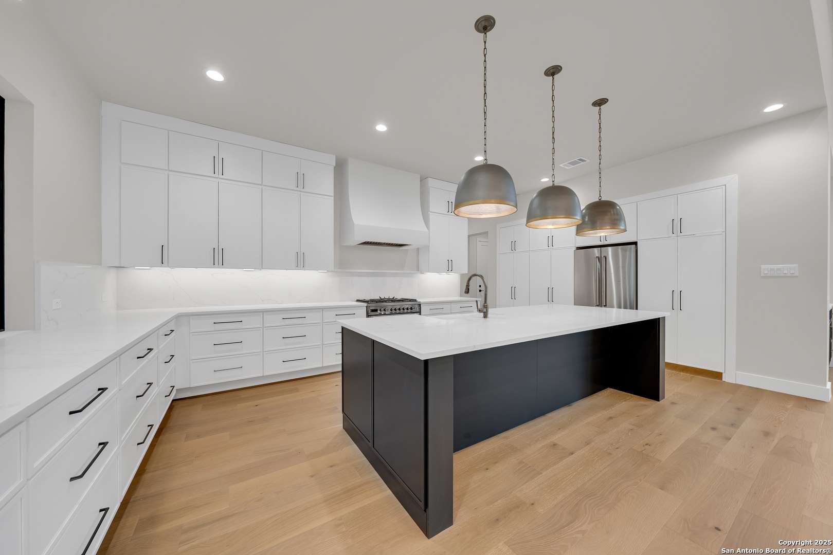 San Antonio, TX 78255,9527 Midsomer Place