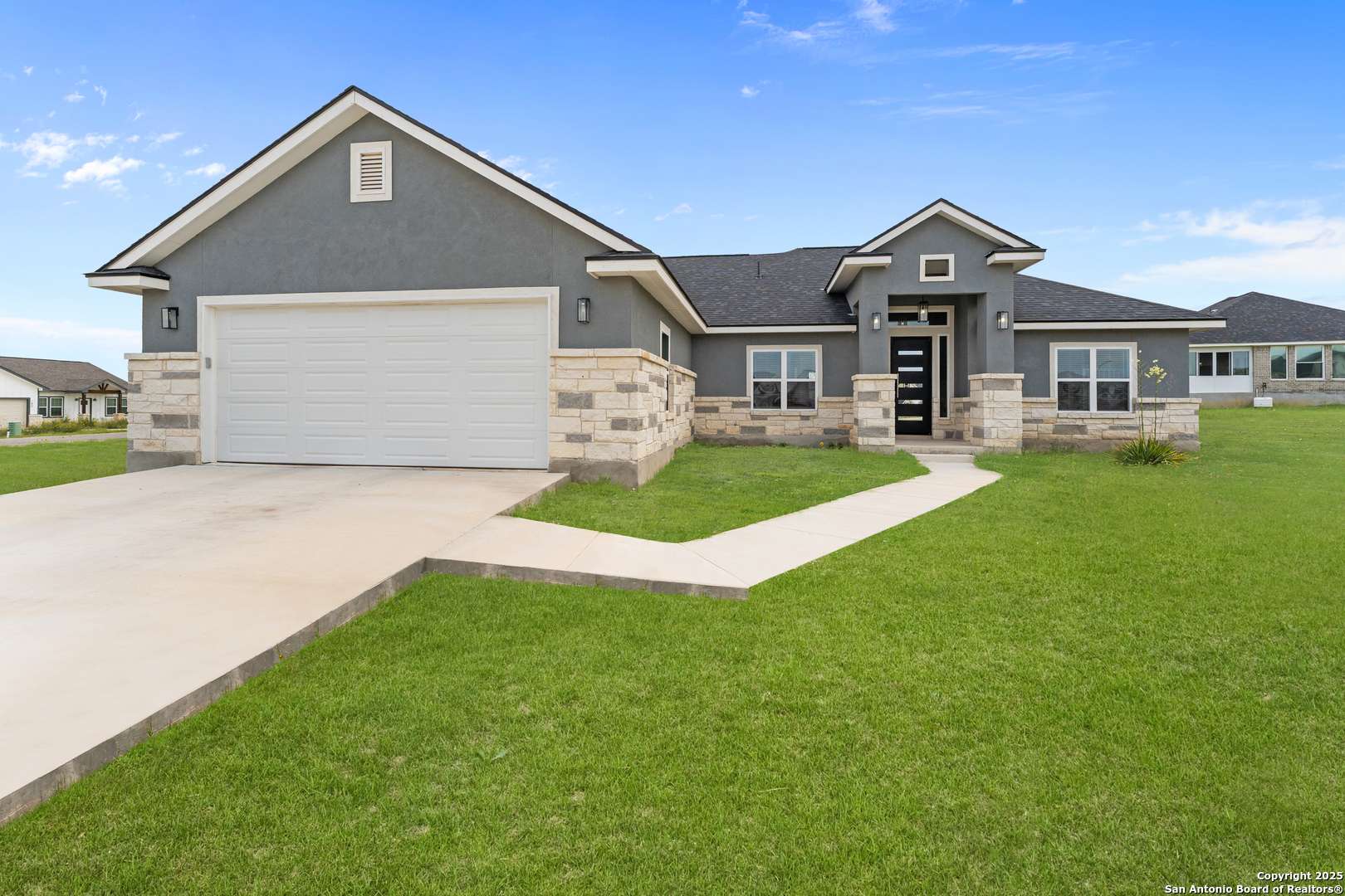 La Vernia, TX 78121,113 Pine Valley