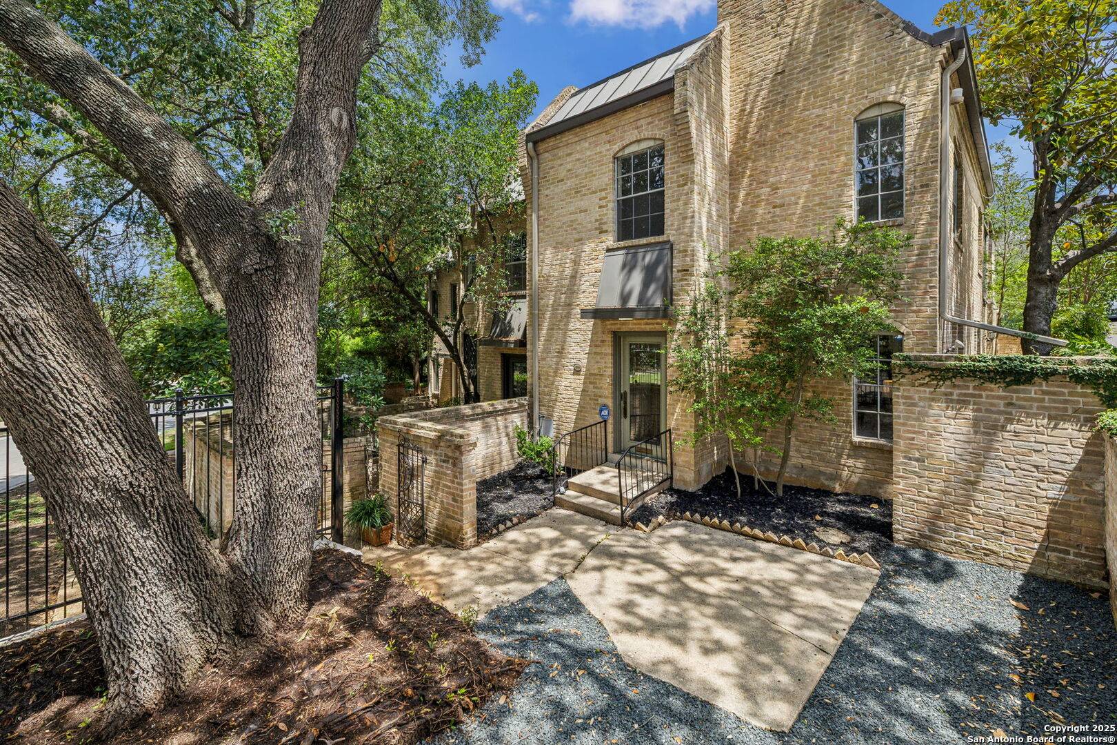 San Antonio, TX 78209-5307,209 Chichester Pl UNIT 1