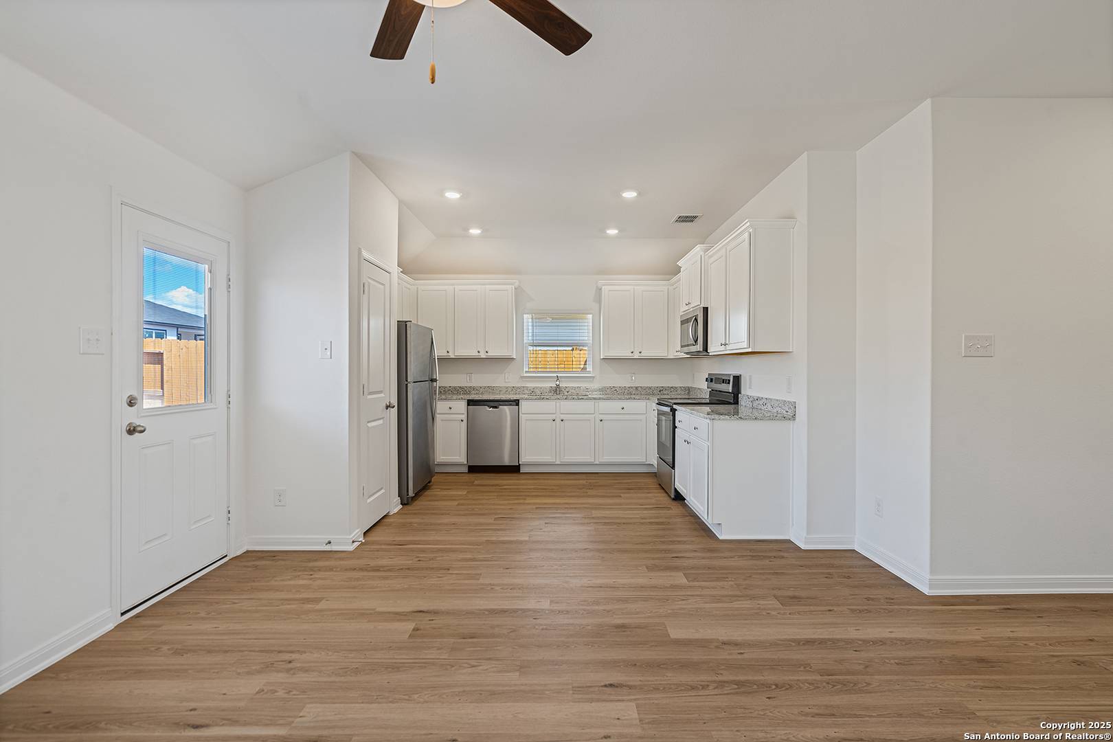 Lytle, TX 78052,16044 Imes Way