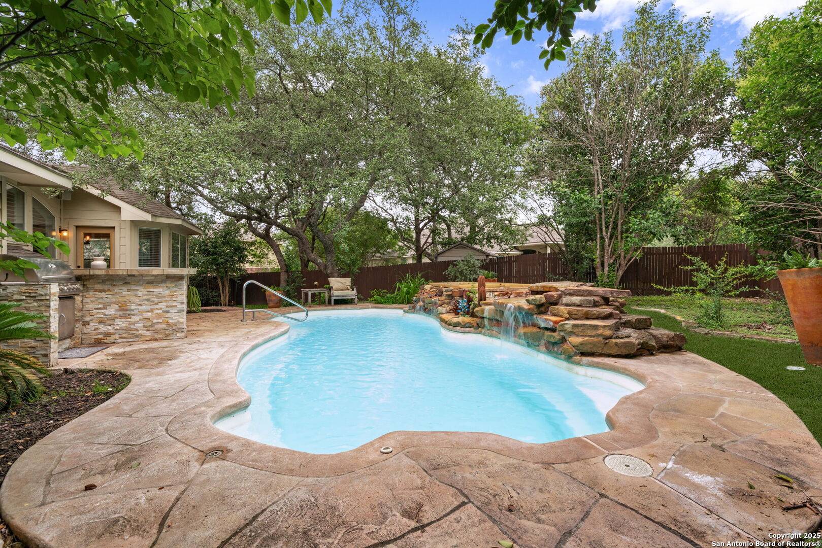 San Antonio, TX 78256,102 Blue Thorn