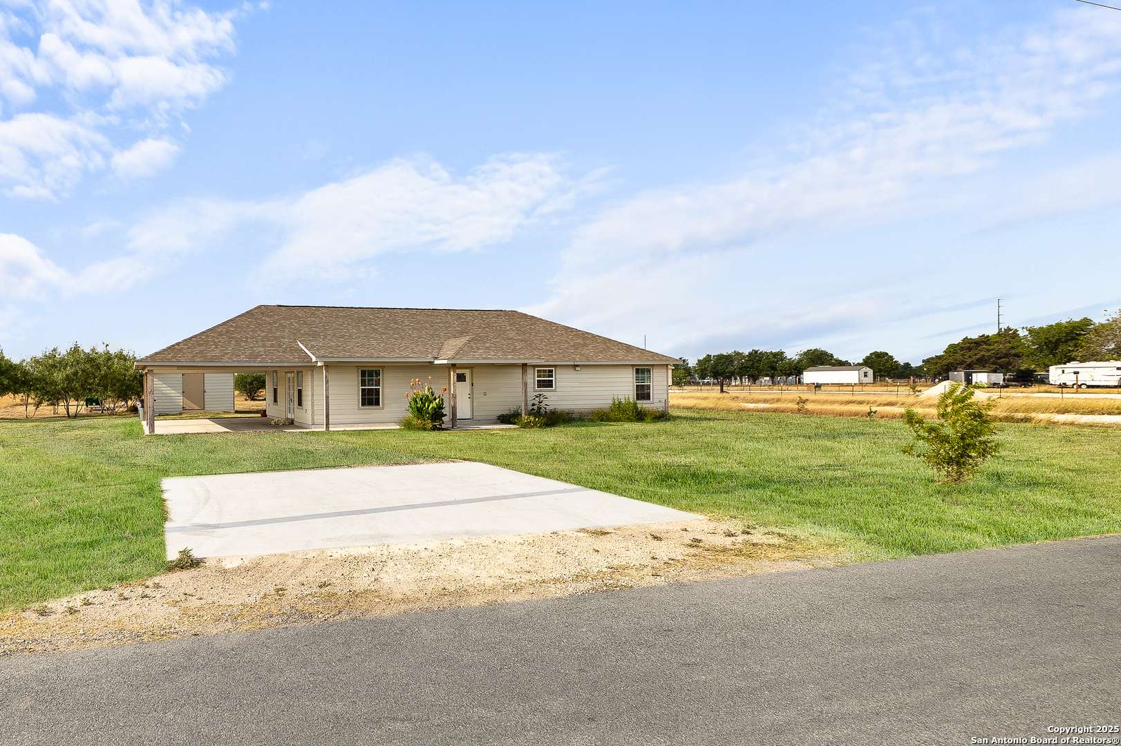 Natalia, TX 78059,1034 county road 6710