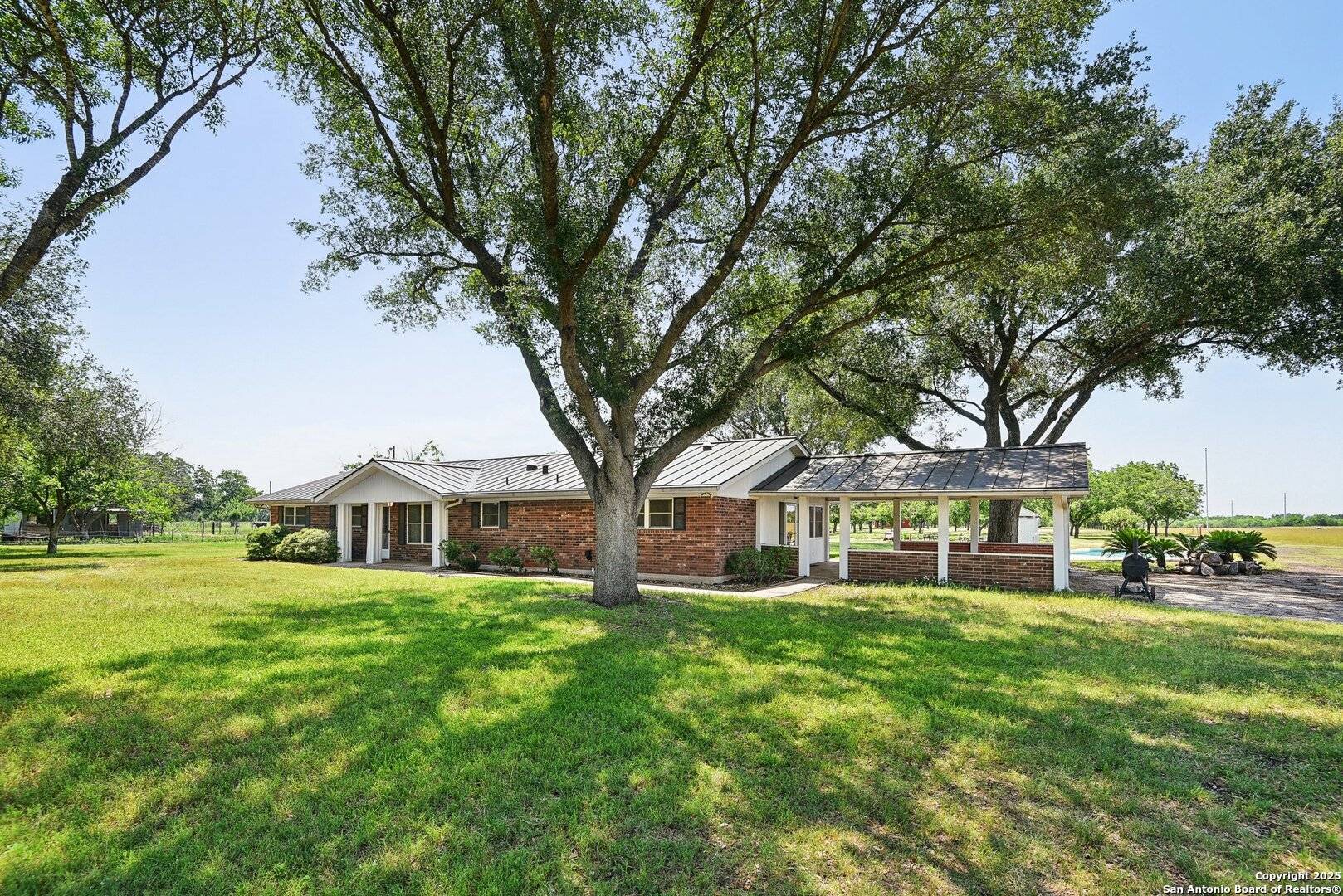 Marion, TX 78124,2495 Lower Seguin