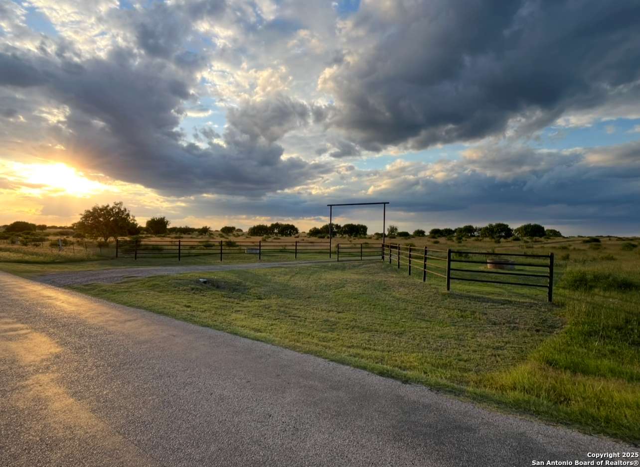 Pleasanton, TX 78064,2831 county road 430