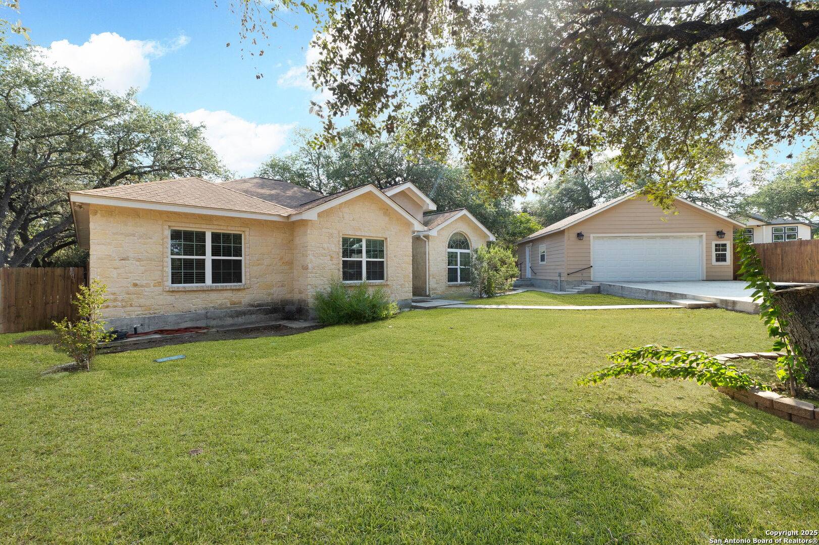 Elmendorf, TX 78112,22919 Hightop