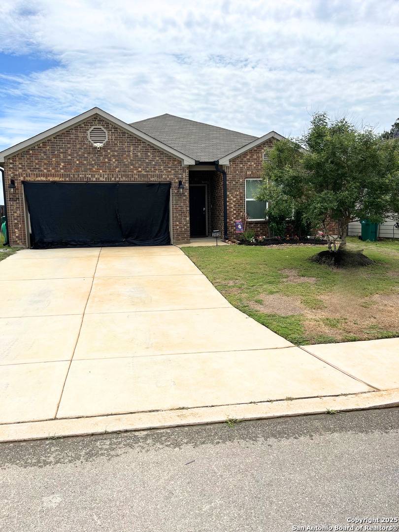 Lytle, TX 78052,20028 Huckleberry