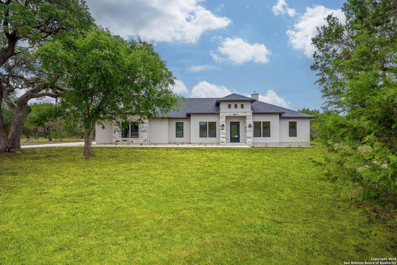 Pipe Creek, TX 78063,293 Vaquero Dr