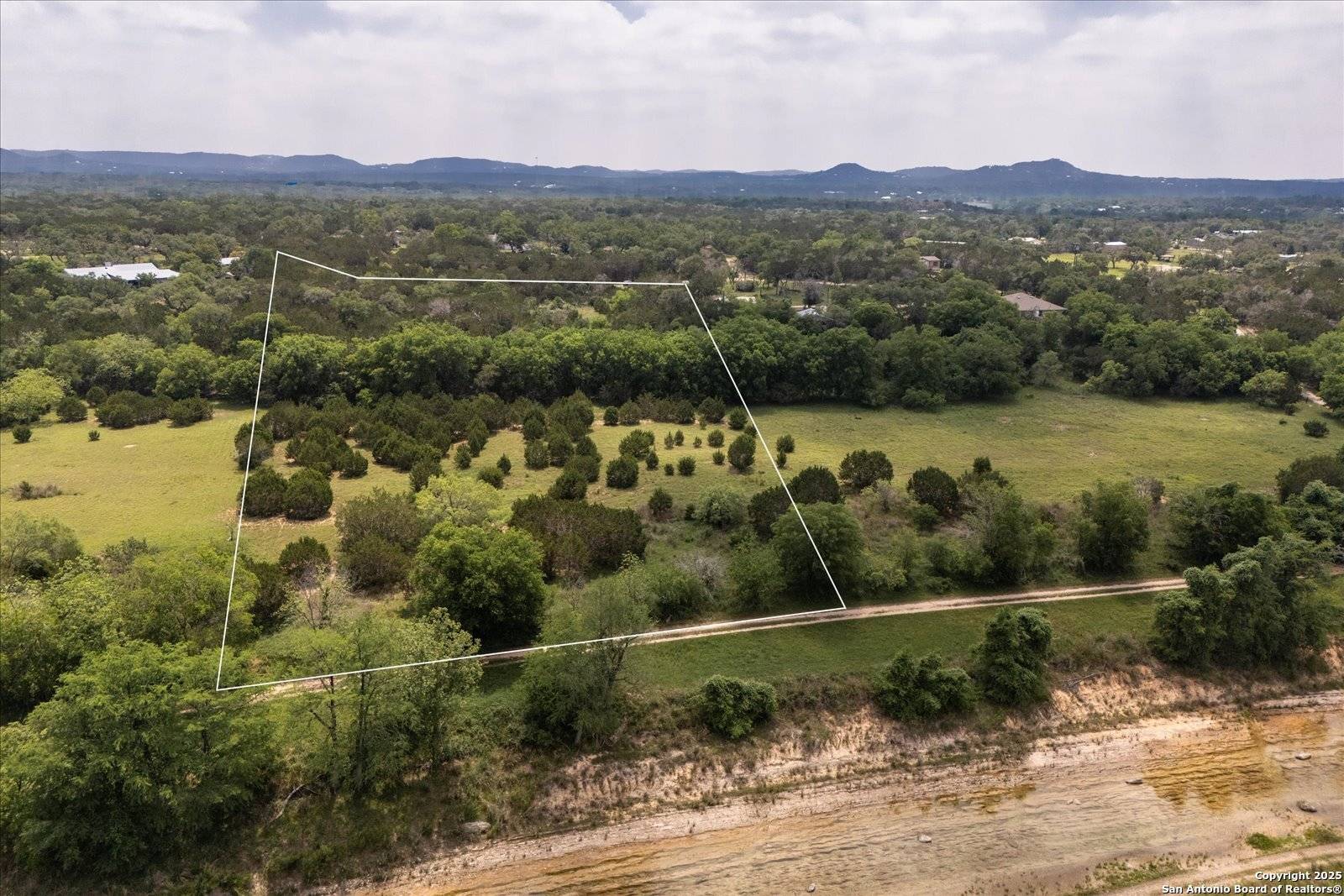 Pipe Creek, TX 78063,000 Oakridge Trail