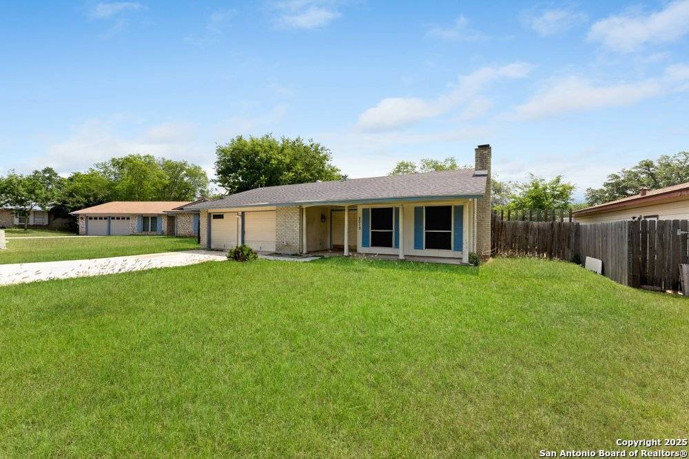 San Antonio, TX 78239,8018 Hickory