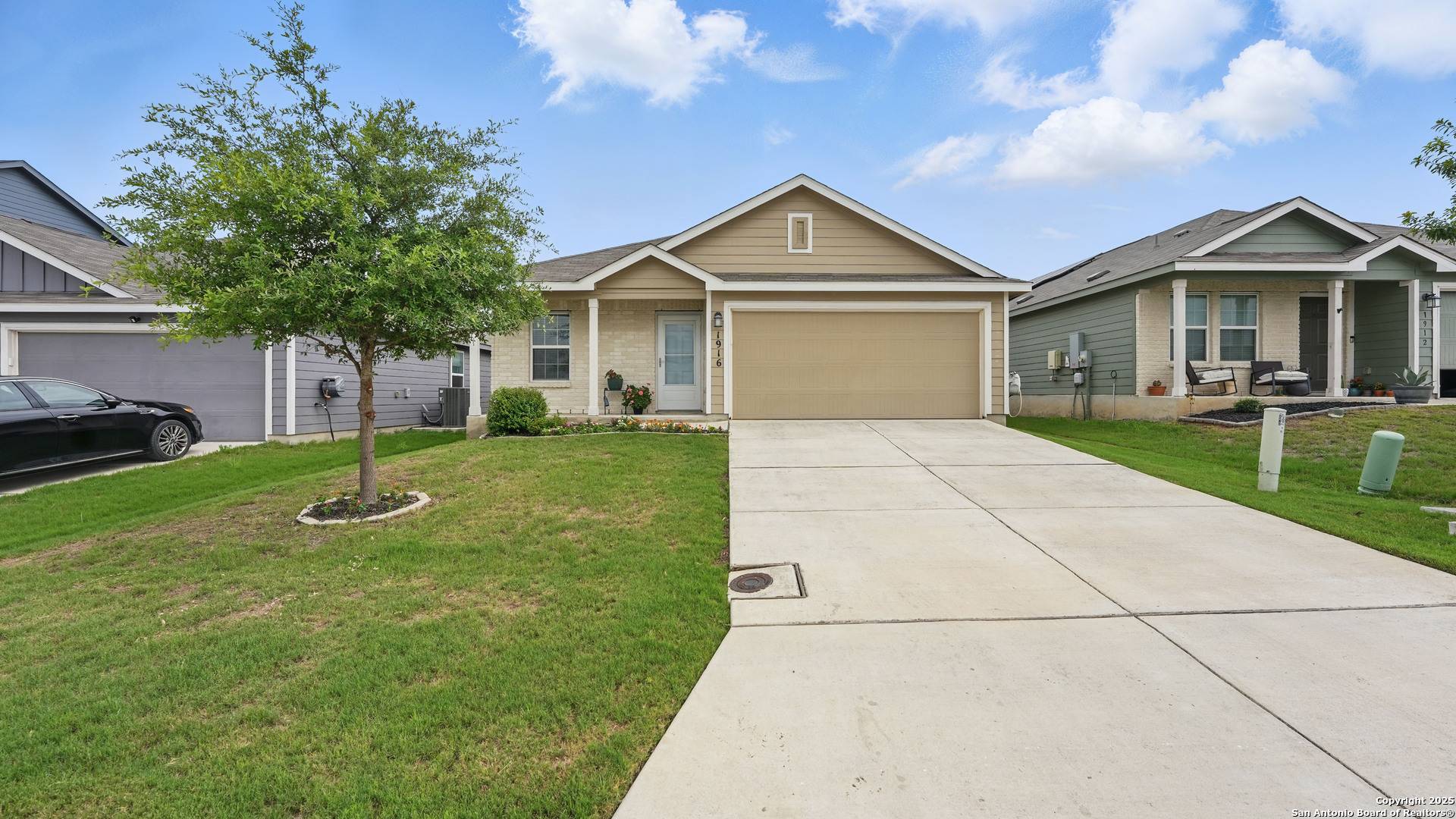 New Braunfels, TX 78130,1916 Goldcrest