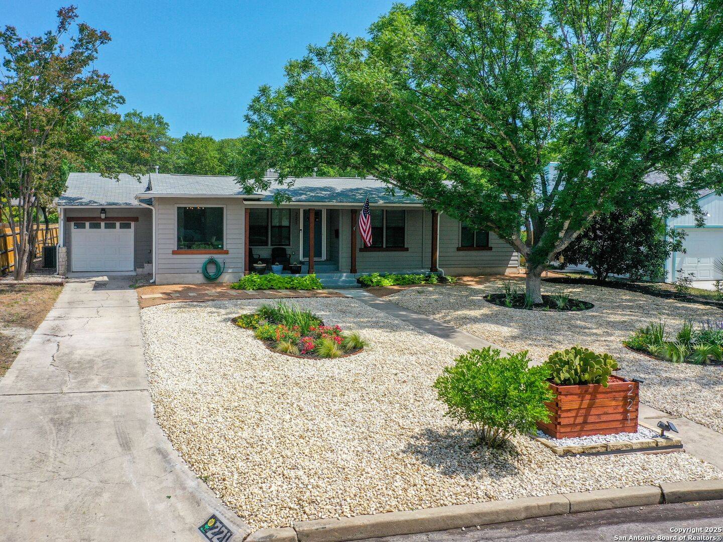 San Antonio, TX 78209,221 HARMON