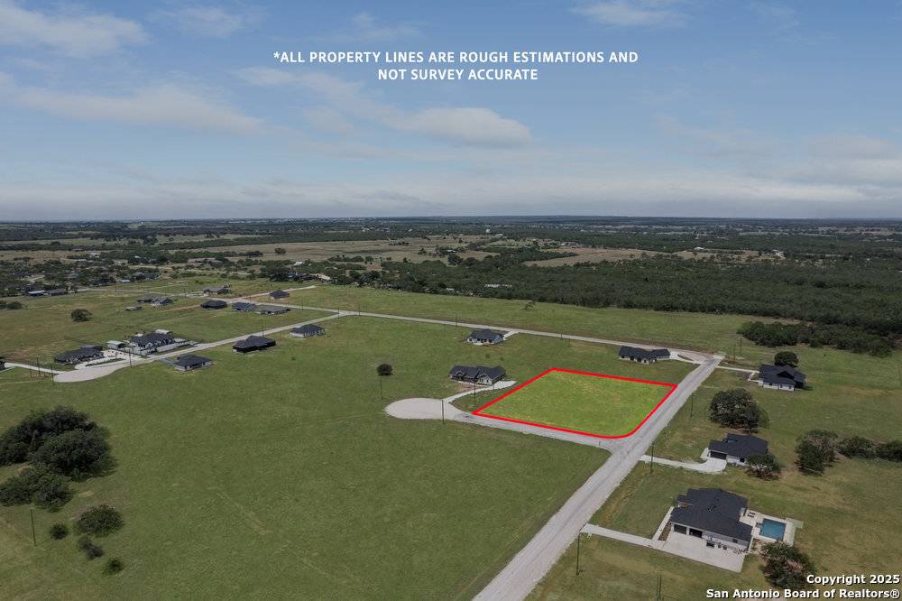 Floresville, TX 78114,104 Hidden Hills