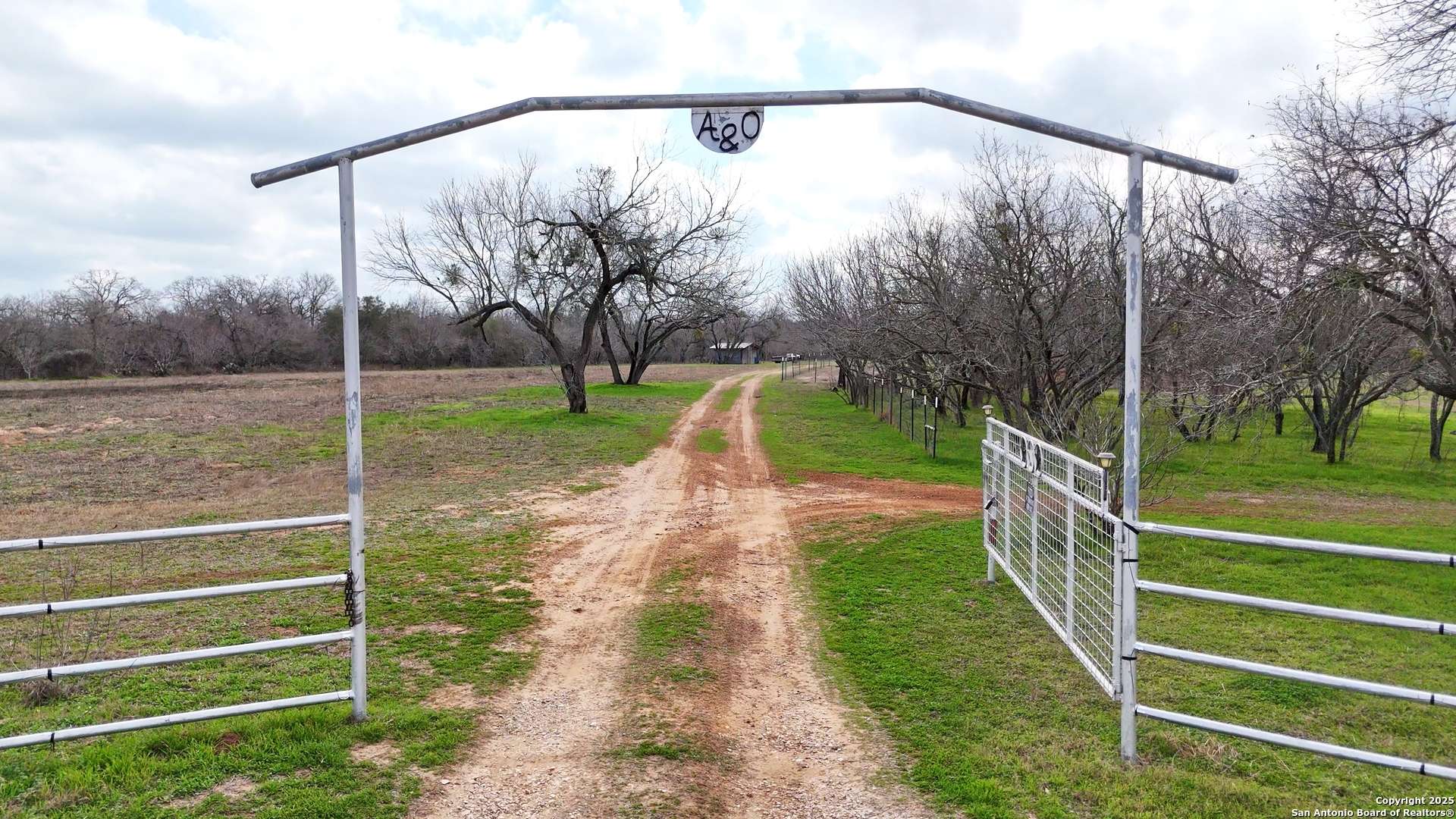 Stockdale, TX 78160,0 FM 3335