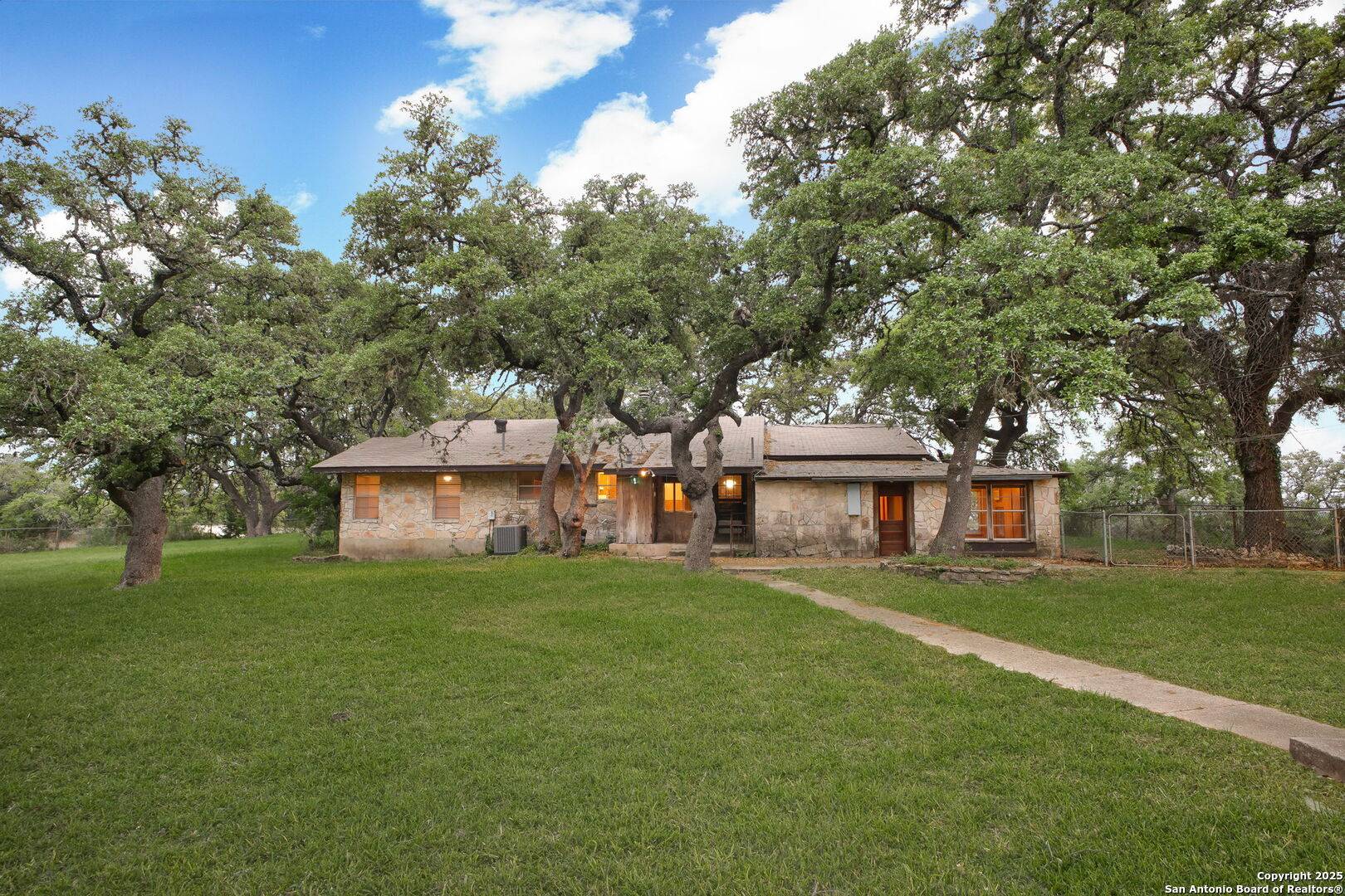 San Antonio, TX 78023,20810 Bluehill Pass