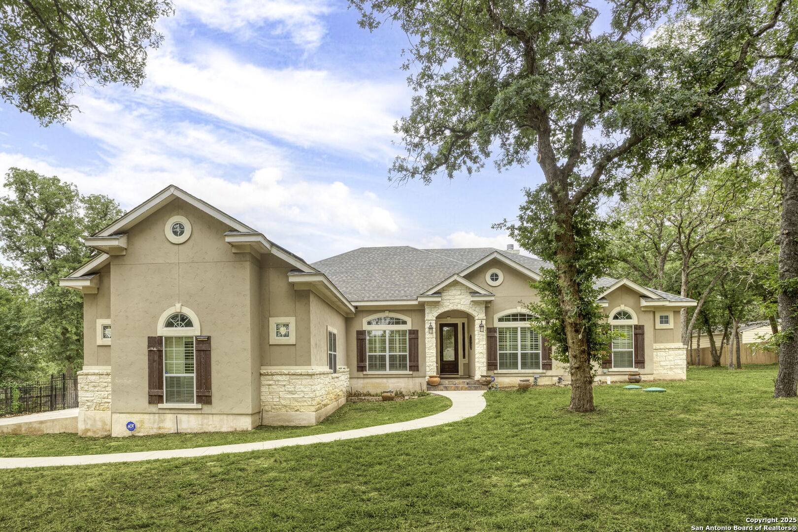 La Vernia, TX 78121,112 Hidden Forest