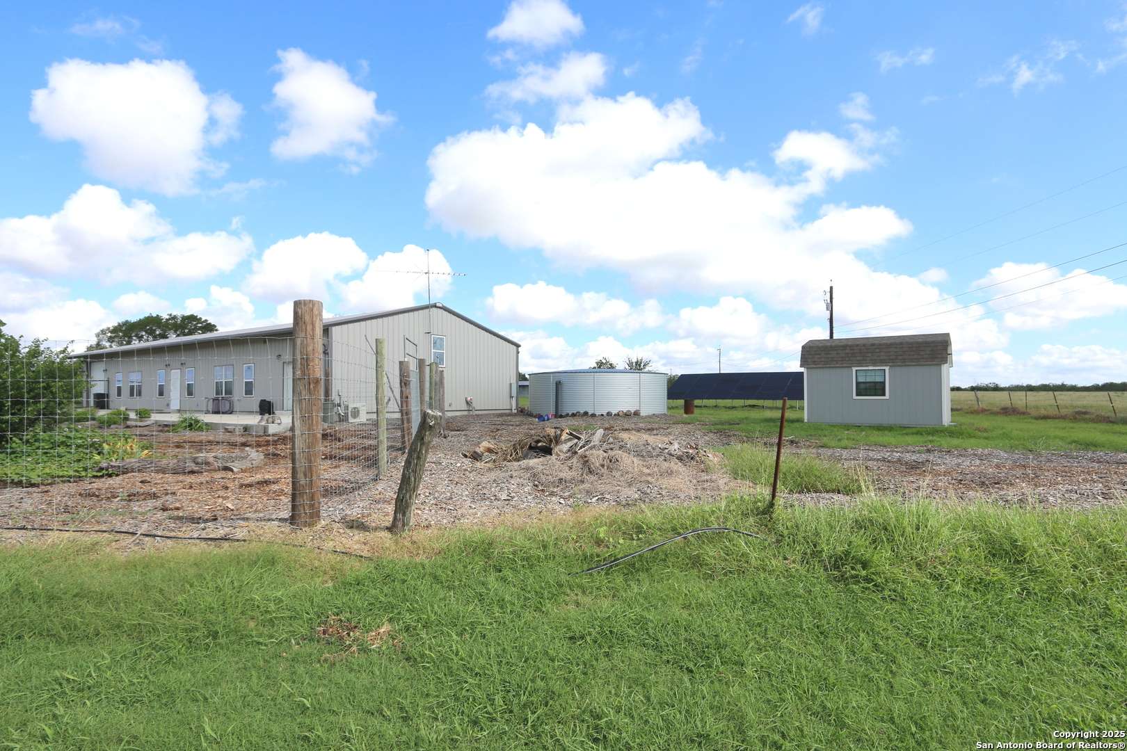 Marion, TX 78124,1221 Santa Clara Rd