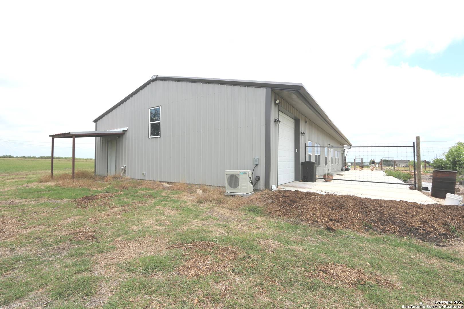 Marion, TX 78124,1221 Santa Clara
