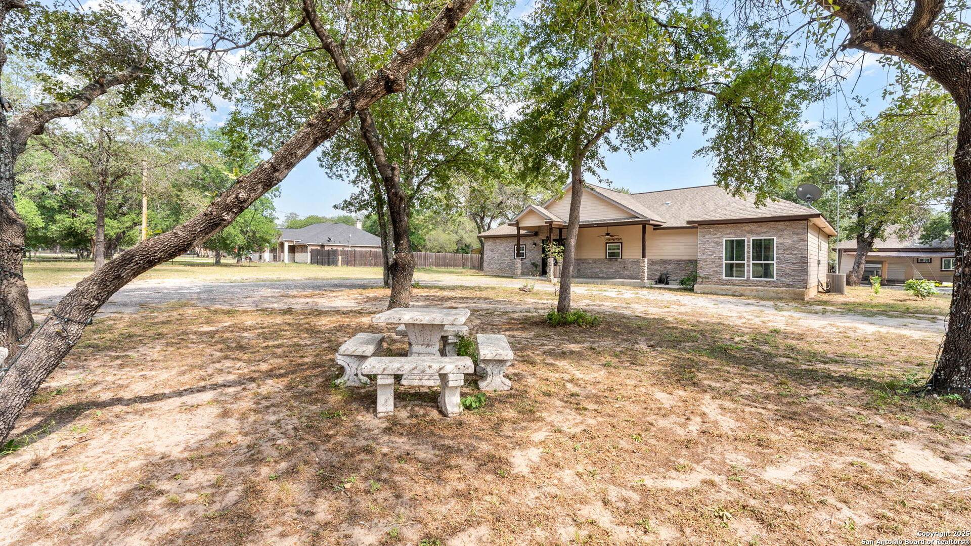 Natalia, TX 78059,118 county road 6868