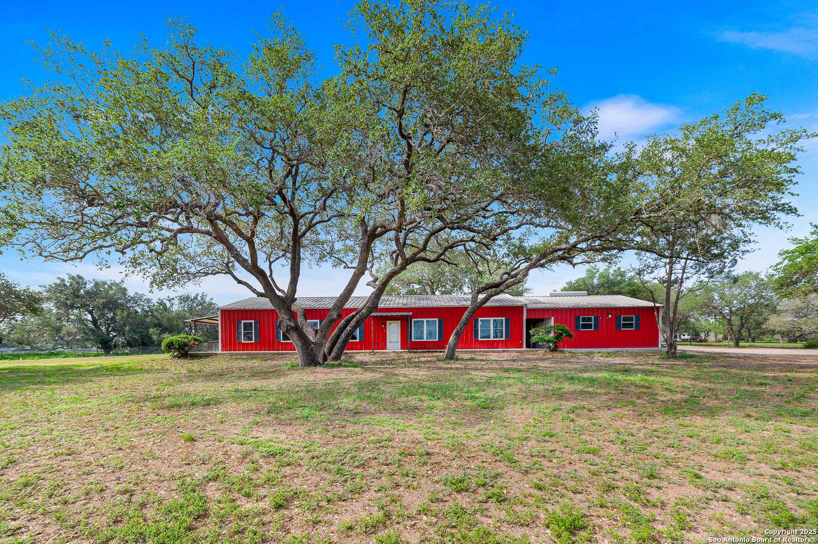 Devine, TX 78016,1015 Fm 2200