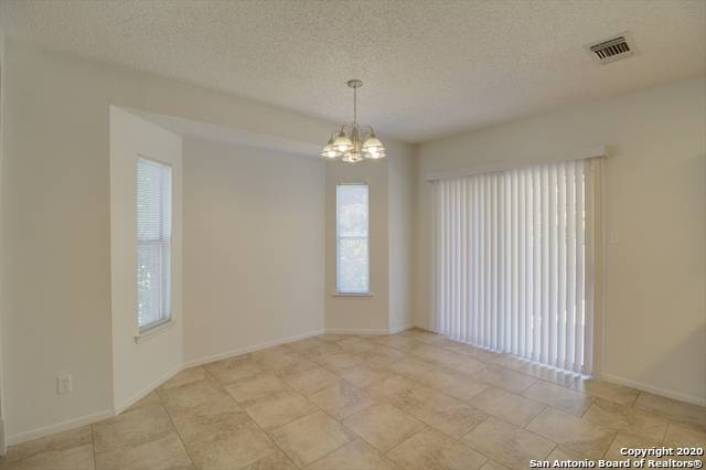 Live Oak, TX 78233-2639,7701 Rohrdanz