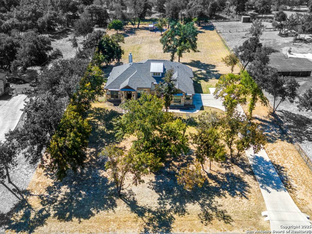 Adkins, TX 78101,136 Wood Valley