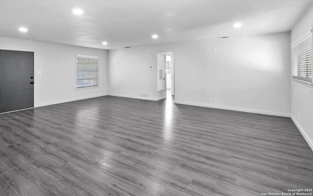 Live Oak, TX 78233,7630 Sage Oak St