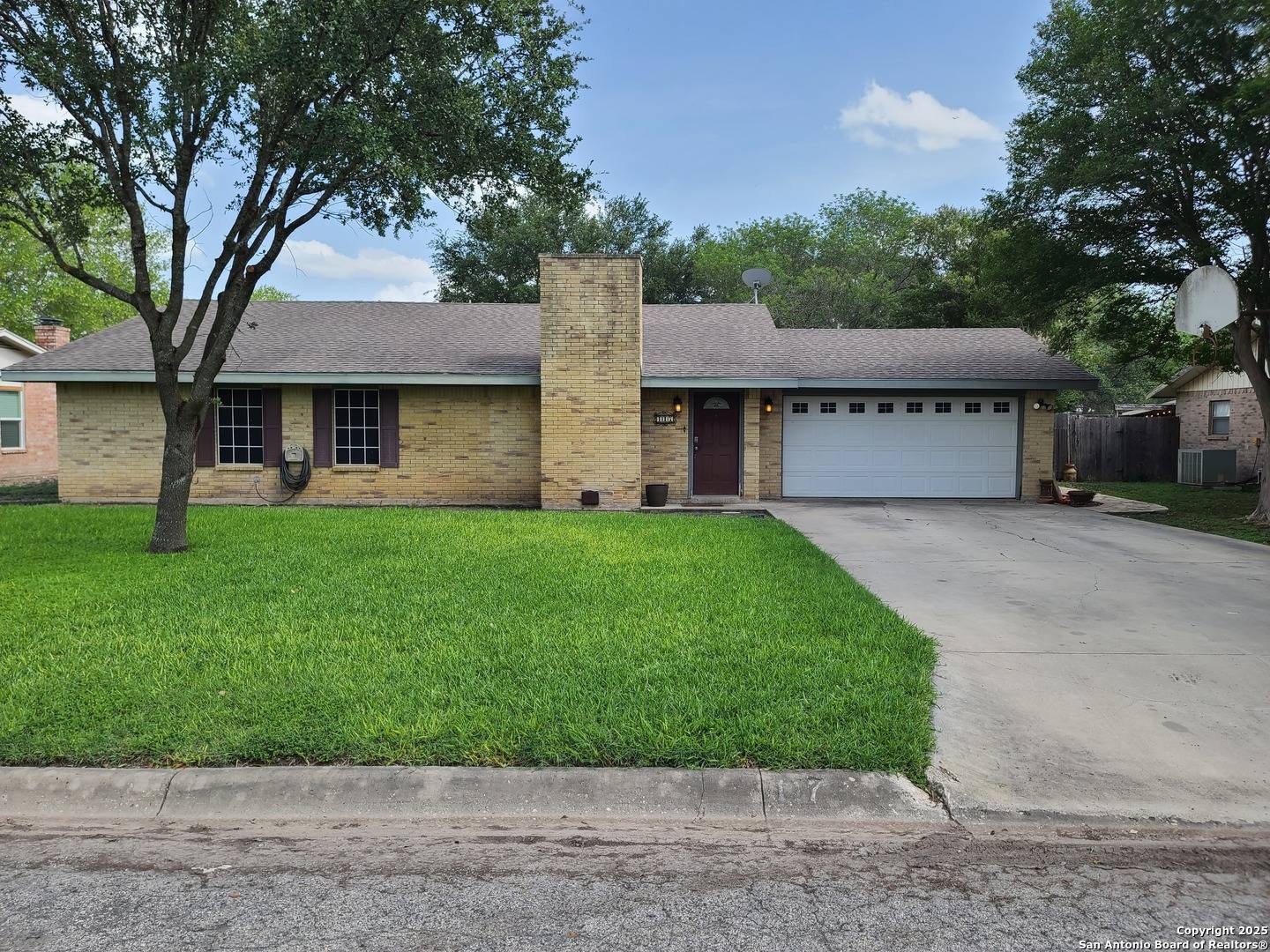 Uvalde, TX 78801,117 Larkspur