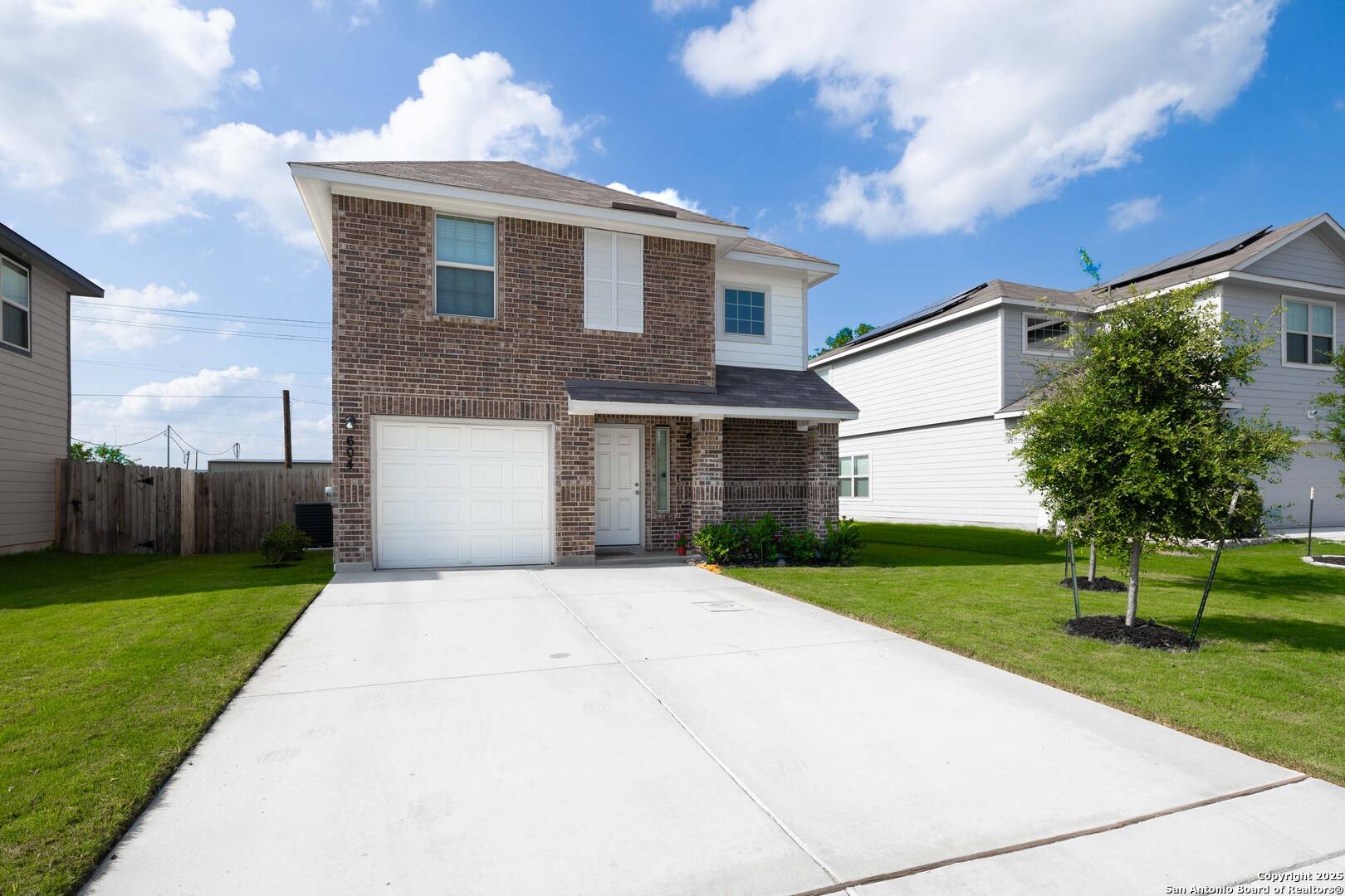 Seguin, TX 78155,604 SAXON
