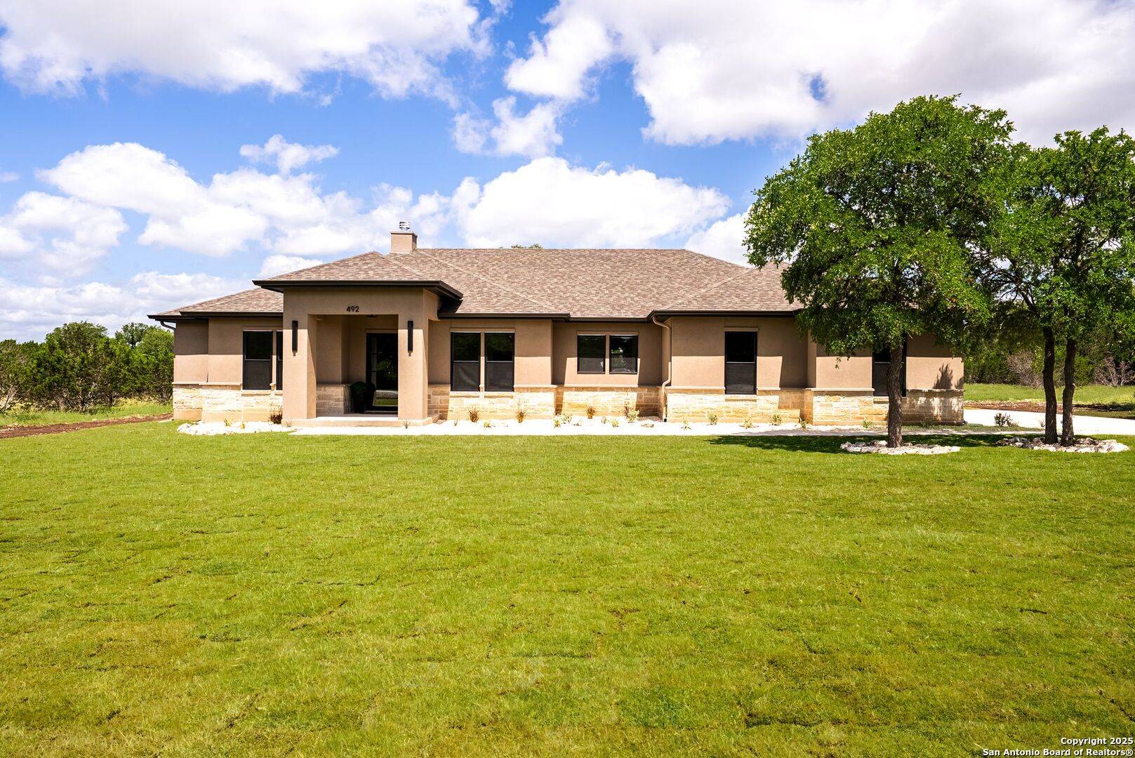 Pipe Creek, TX 78063,492 Vaquero Dr