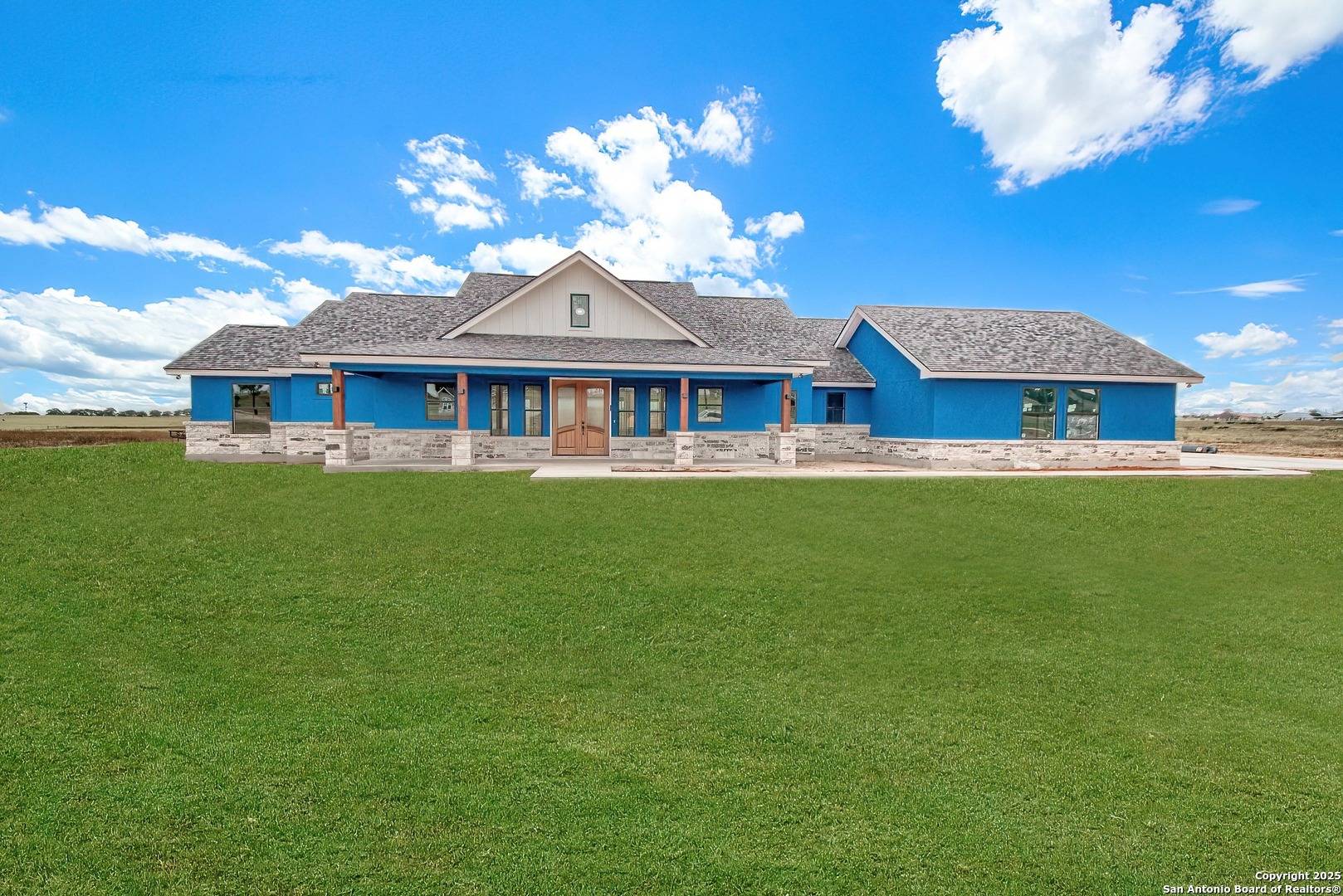 La Vernia, TX 78121,228 triple r