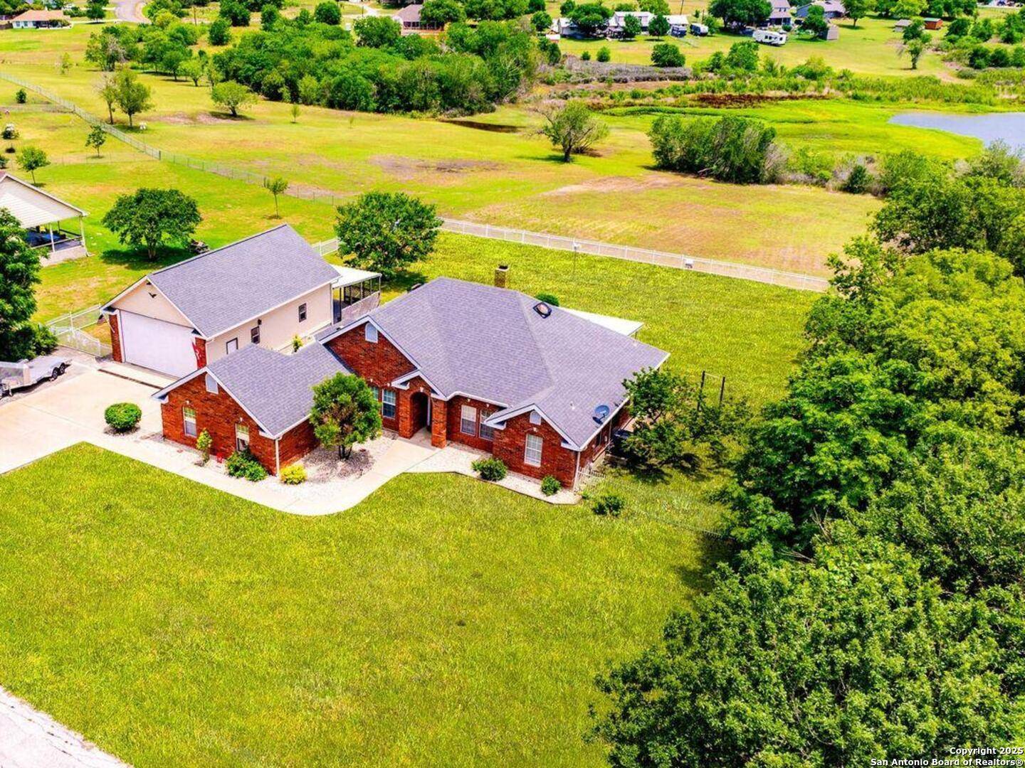 San Marcos, TX 78666,300 Pauls