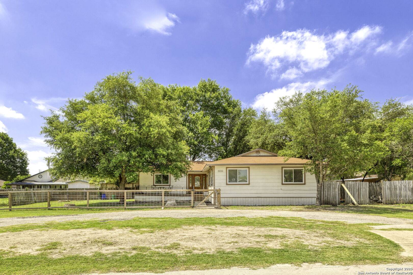 Selma, TX 78154,8216 Alton Blvd