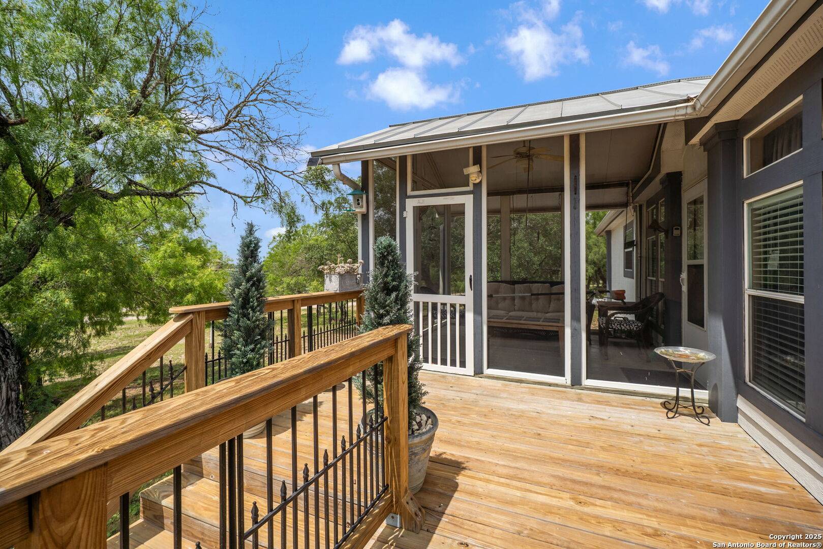 Hondo, TX 78861,347 County Road 4511