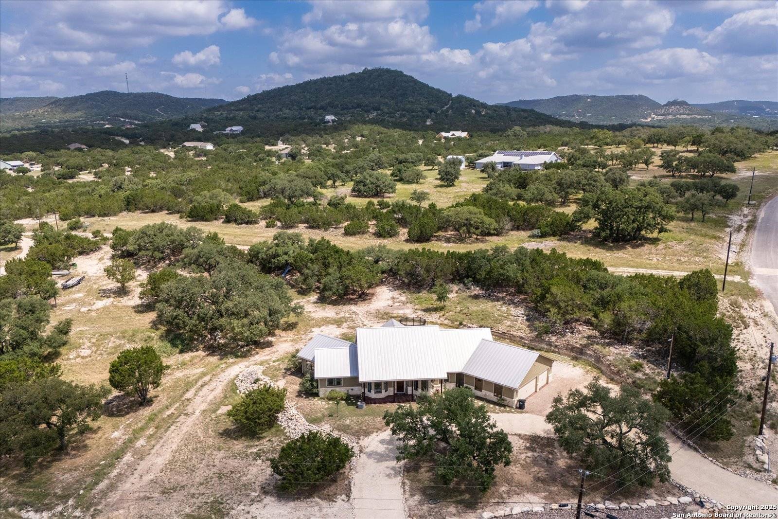 Pipe Creek, TX 78063,122 Twisting Oaks Court