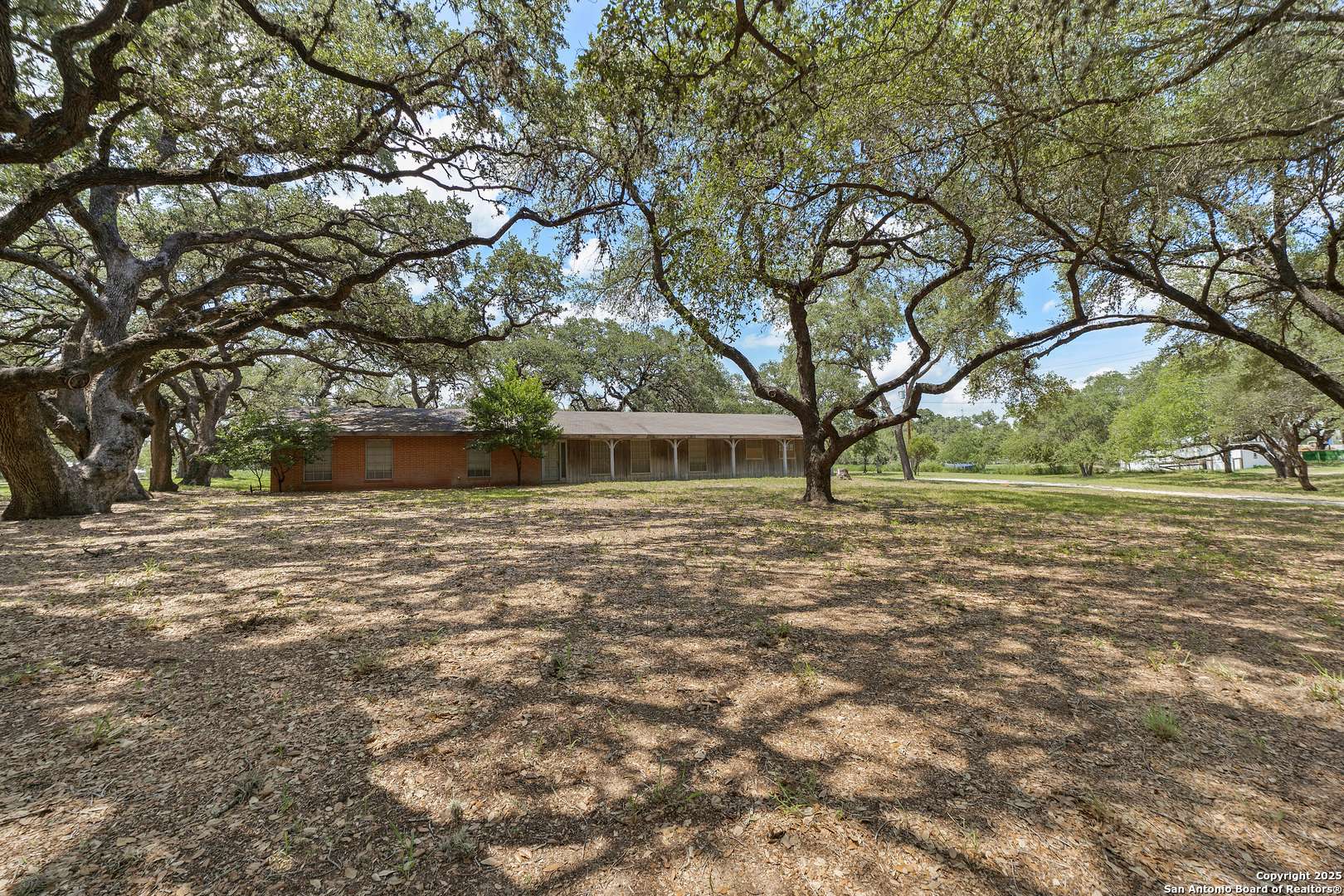 Pleasanton, TX 78064,2 Oak Valley