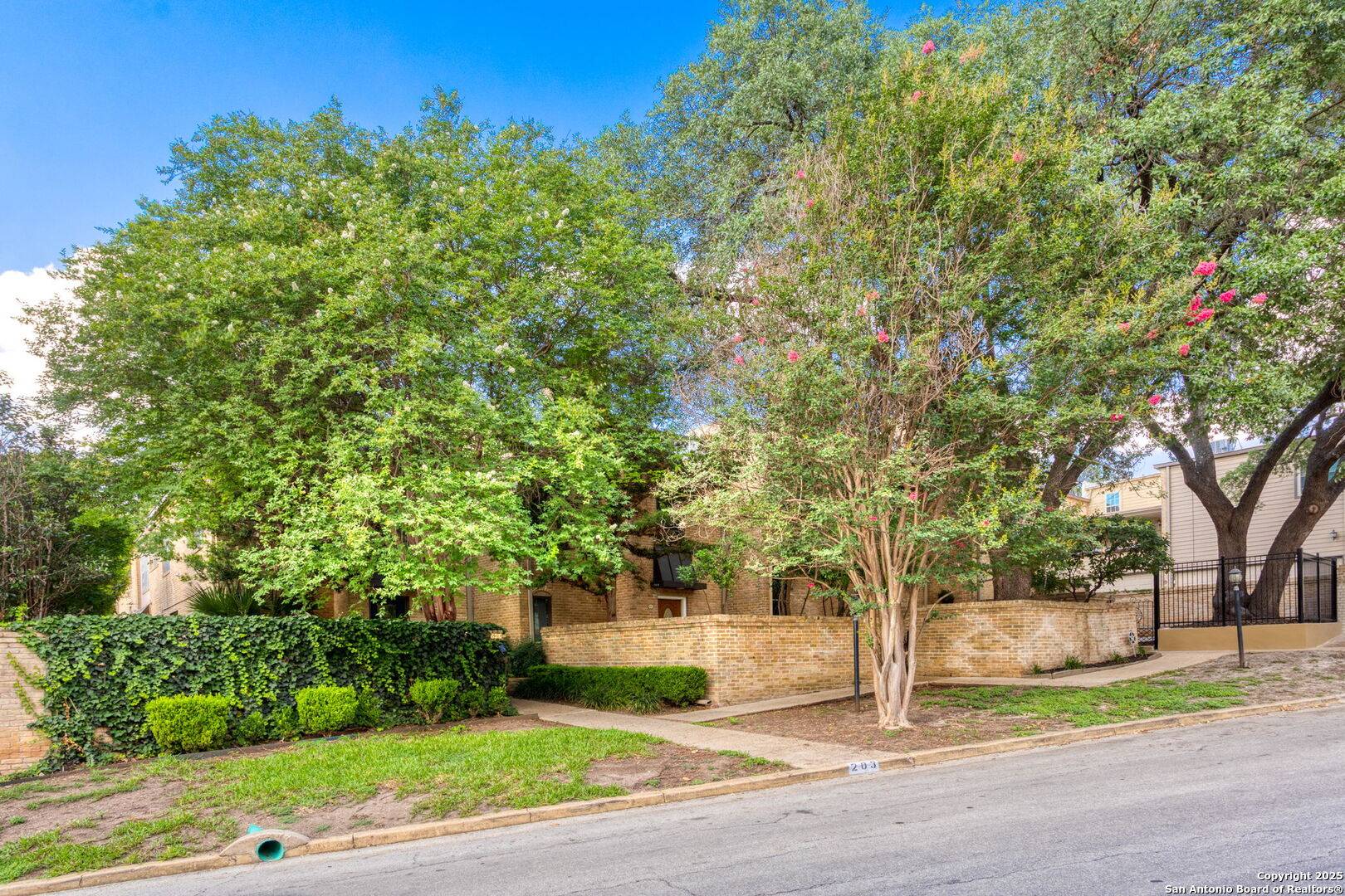 San Antonio, TX 78209,205 Chichester UNIT 16